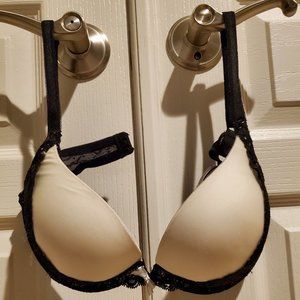 Victoria's Secret Bra size 36B bombshell